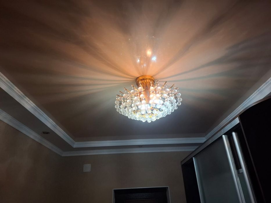 Продам люстры в отличном состоянии