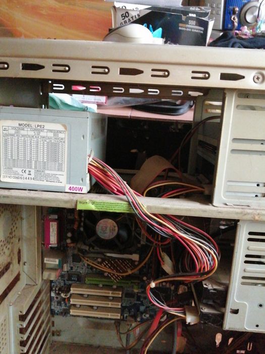 Компютър 2 броя и монитор
Samsung SyncMaster 930BF