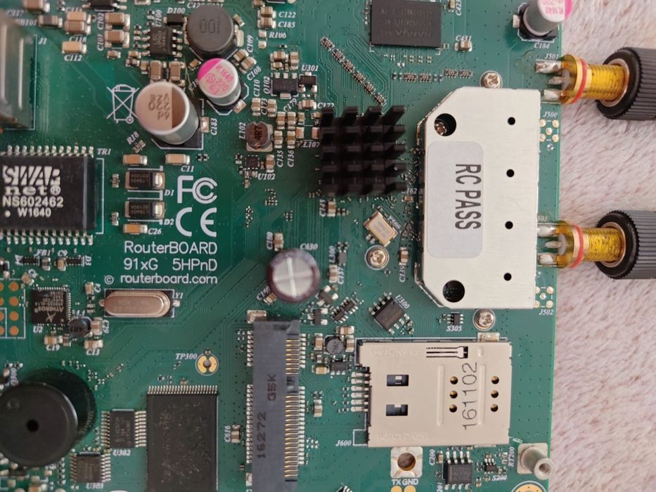 MikroTik RB912UAG-5HPnD WiFi 5GHz Wireless N 1000mW wireless route with 3G modem