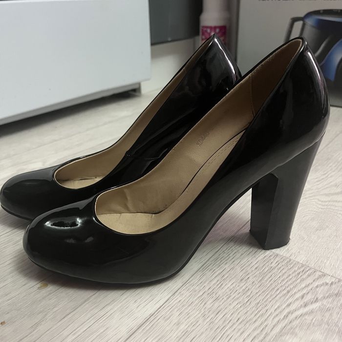 Туфли 2000 тг