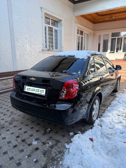 Jentra 2023-yil qora rang