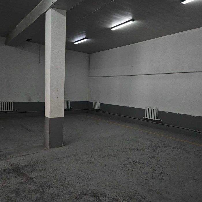 Склад: 100, 226, 300 кв.м. Есть навесы. 80,100 кв.м.