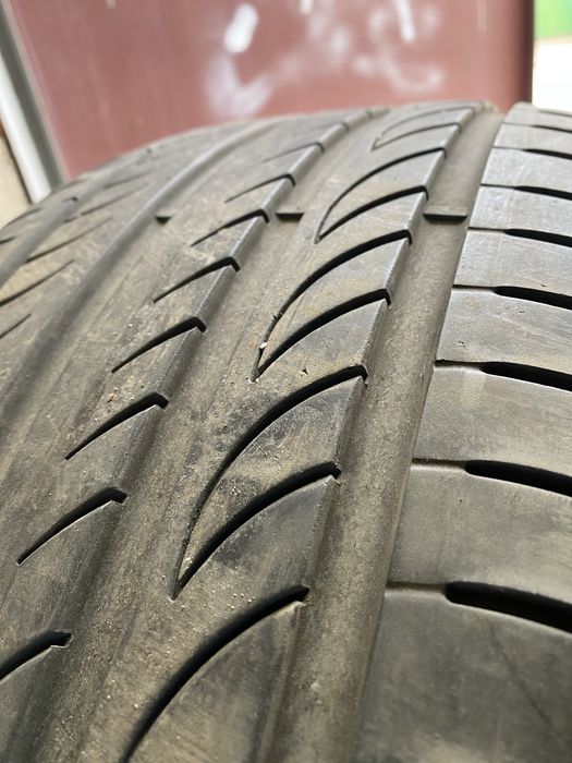 2бр летни гуми Pirelli 235/50/19 и 4бр летни 225/50/17 пирели
