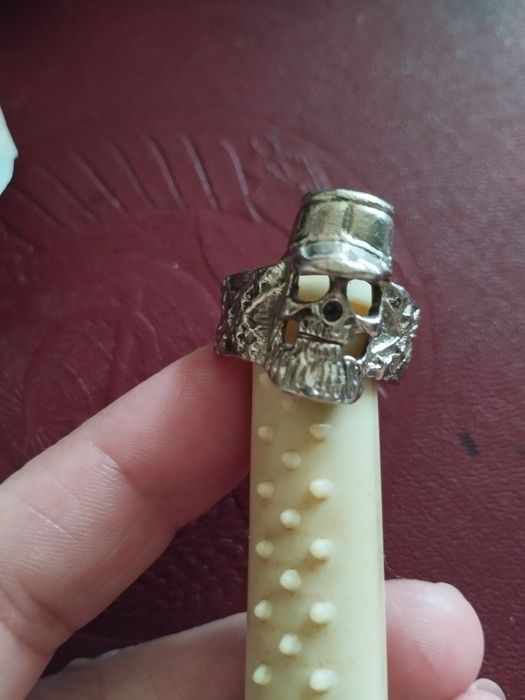 Перстень рокерский новый