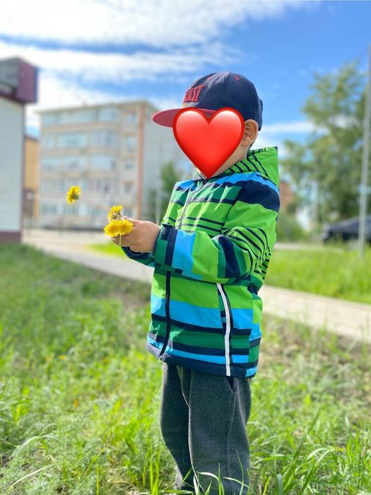 Продам комбинезон, куртки на мальчика