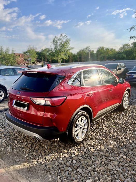 FORD Kuga 2023 — imagine 2