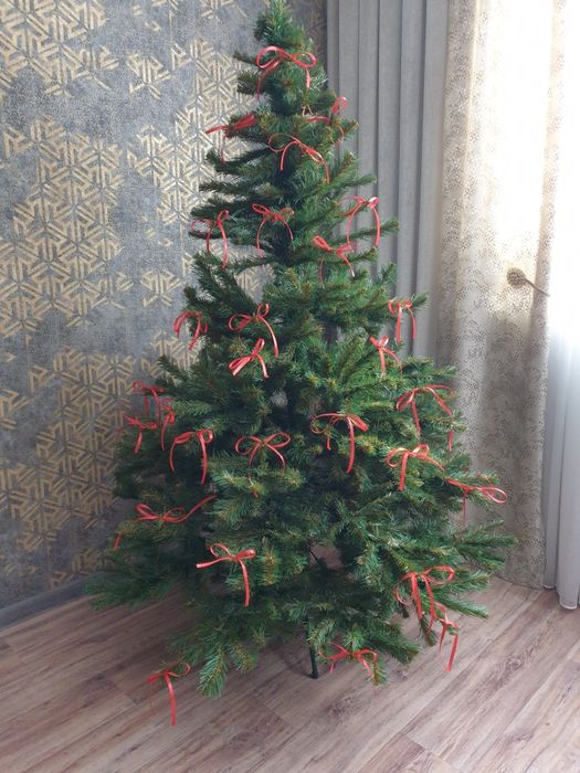 Продаётся ёлка искусственная