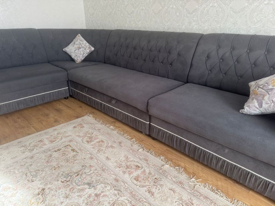 Продается диван для гостинной