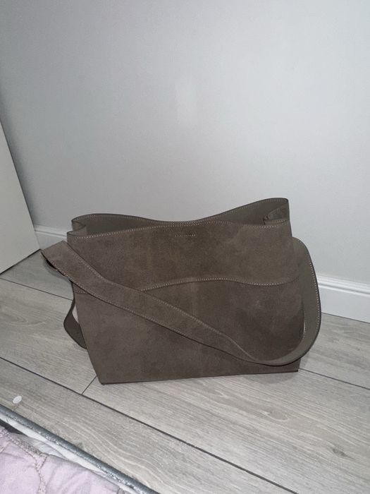 Продам женскую сумку замша