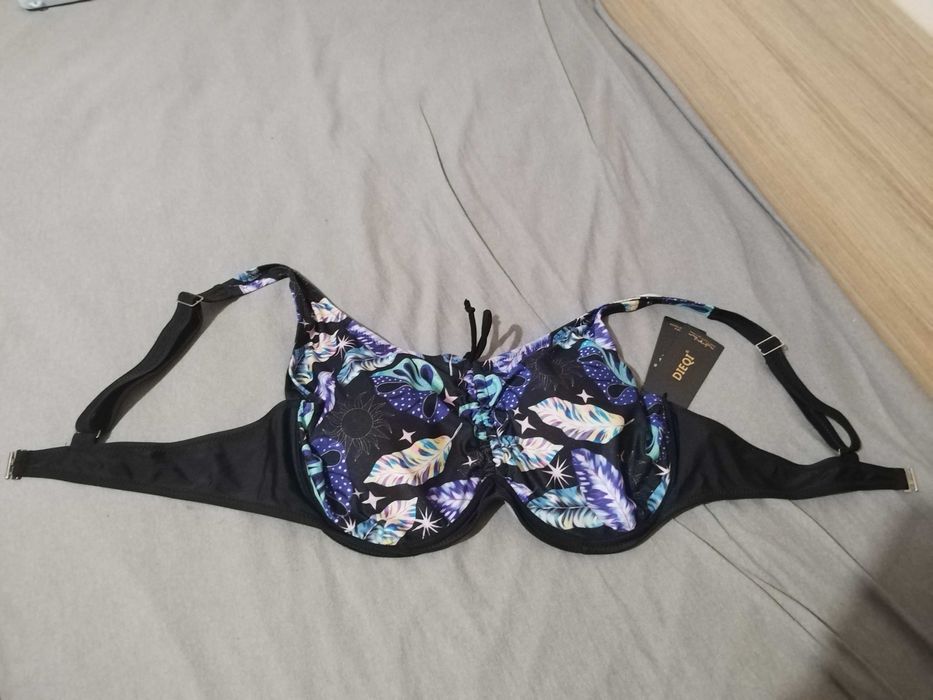 Голям бански с меки чашки