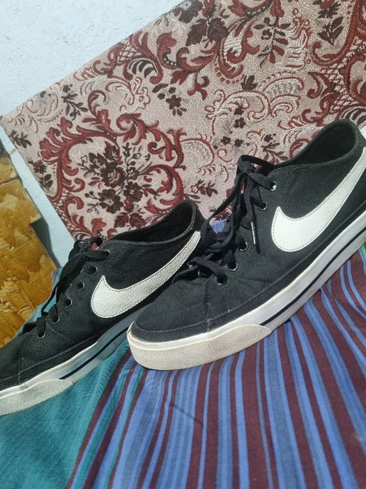 adidasi Nike Court Legacy