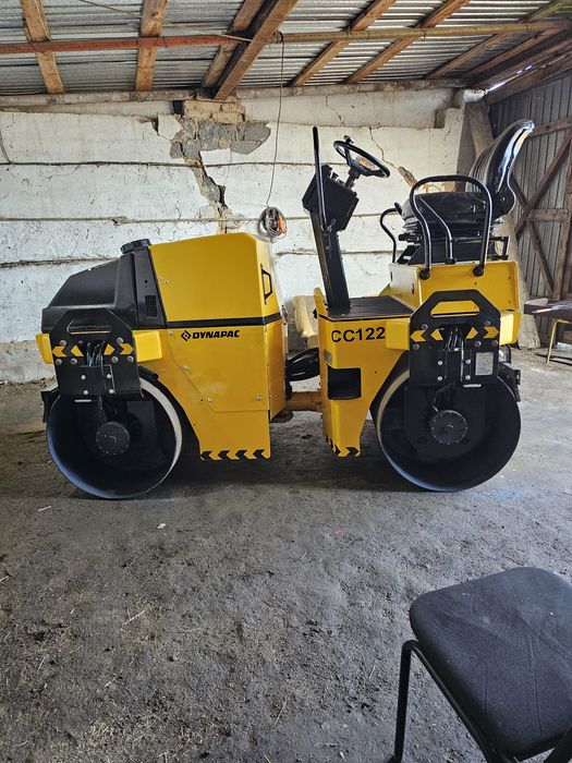 Продам дорожный каток 3 тоник DYNAPAC