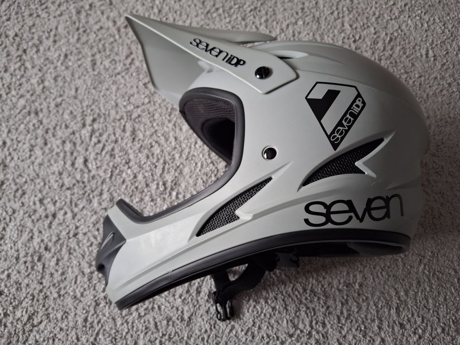 Casca downhill SEVEN