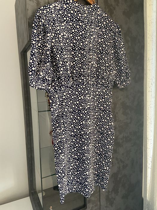 Флорална, еластична рокля