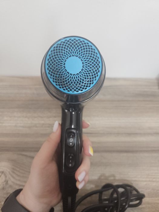 Фен Phillips DryCare Pro Ionic BHD272/00