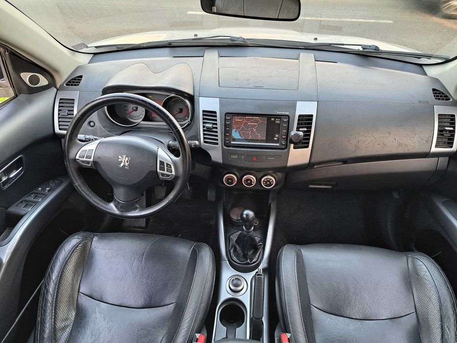 Peugeot 4007 2.2 Diesel 160 Cp 2008 4x4 cu 7 Locuri