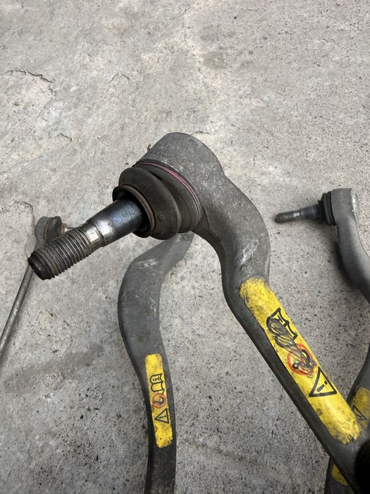 Передние Рычаги на BMW e39