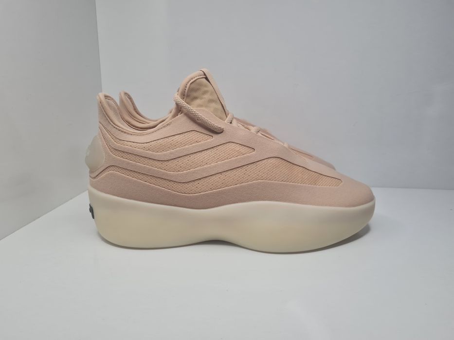Маратонки Adidas X Fear of God

Чисто нови с кутия.

Размер 42 2/3 стелка 27 см.
Размер 43 1/3 стелка 27.5 см.

Цена 95 евро.