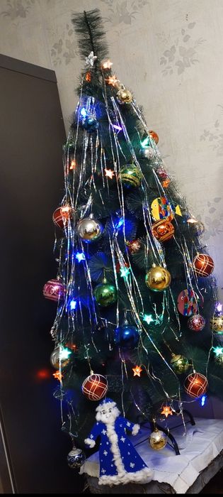 Елка 1.5 метра в хорошем состоянии