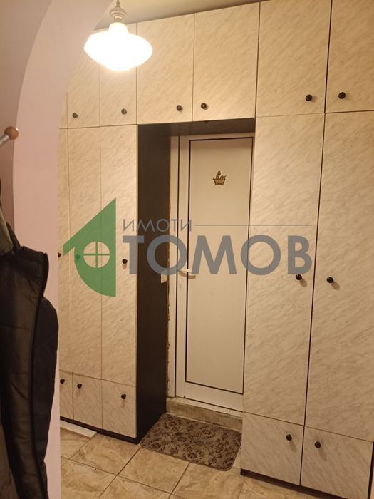 Просторен тристаен апартамент в кв. Ремиза