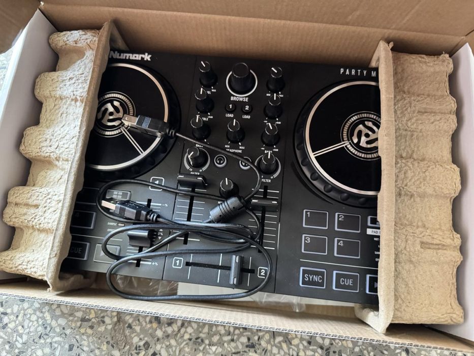 NUMARK Party Mix 2 DJ контролер