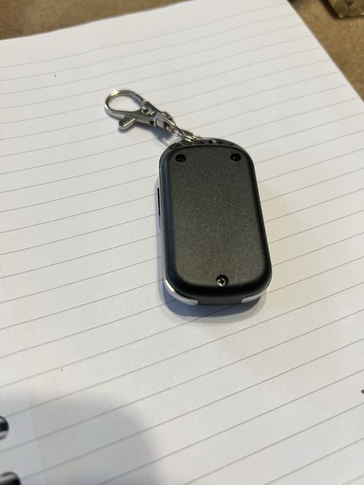 Универсално дистанционно за гаражни,ролетни врати и аларми честота 433