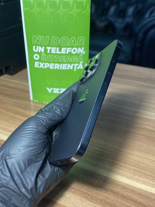 iPhone 16 Pro • 256 GB • Balck Titanium