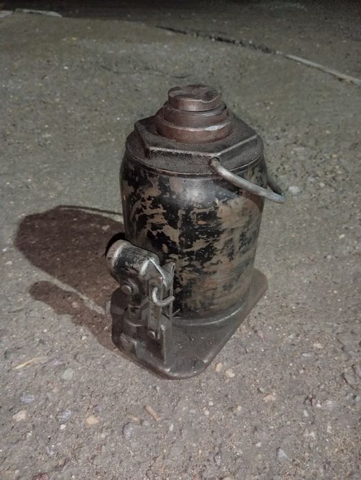 Продам домкрат гидравлический