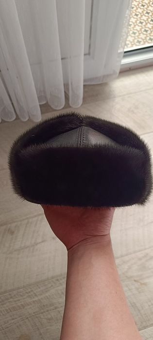 Продам кепку кожаную