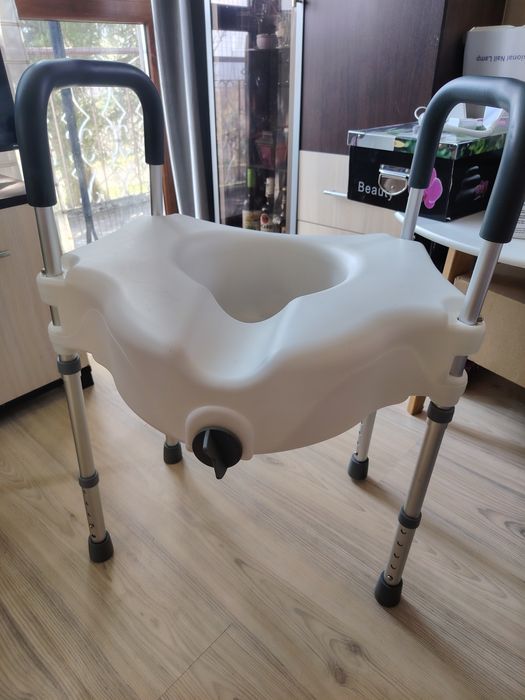 Надстройка за тоалетна за  Инвалиди