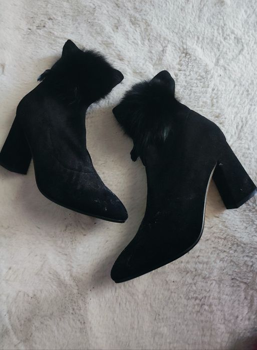 Botine-negre. Cu pufulet