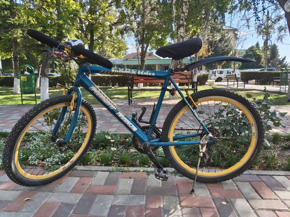 Bicicletă First Bike Rombus Series
