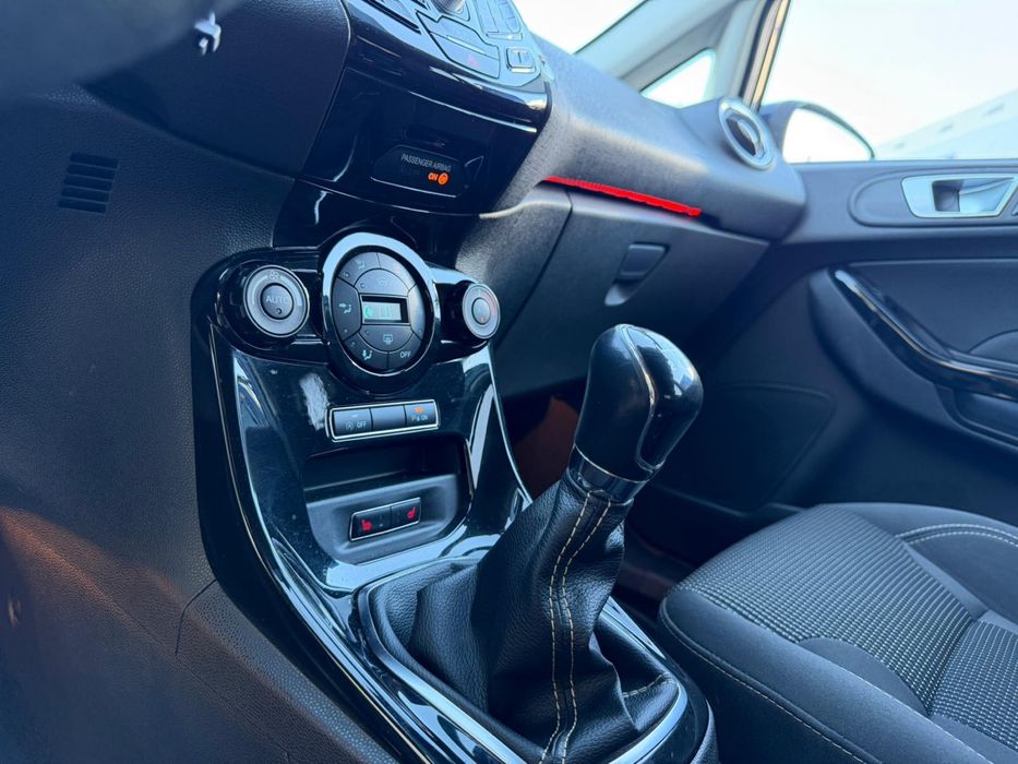 De vanzare Ford Fiesta Titanium