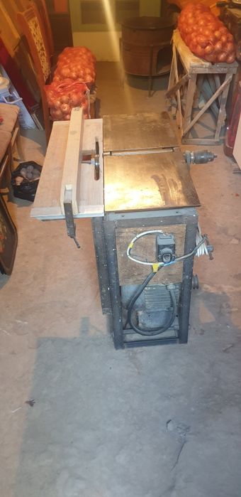 Ustanòk taxta kesadi