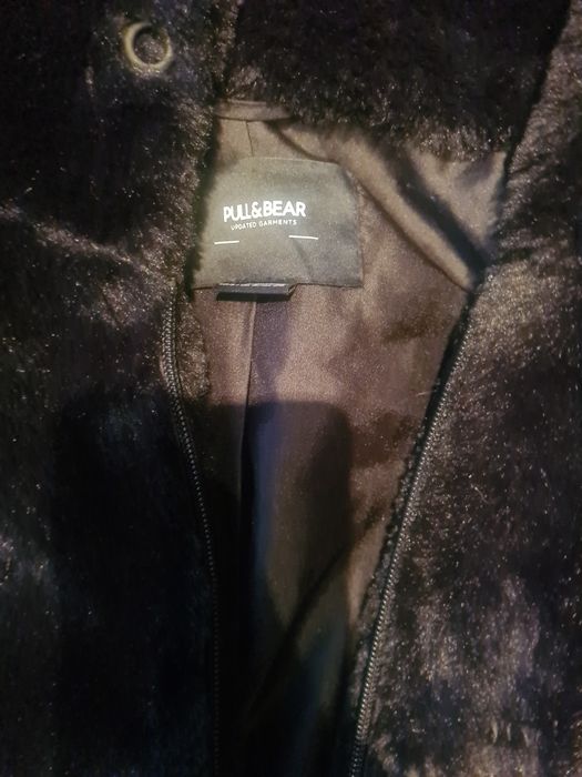 Blanița mar S ca nouă Pull&Bear la 120 lei bucata
