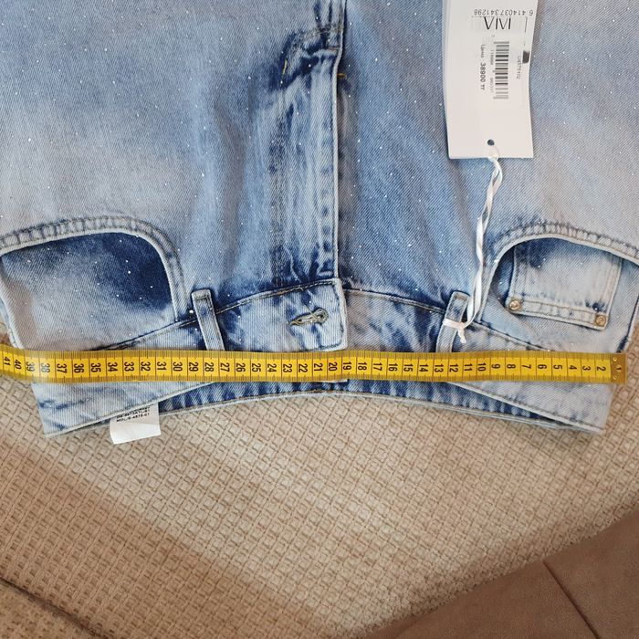 Продам бермуды Dshe