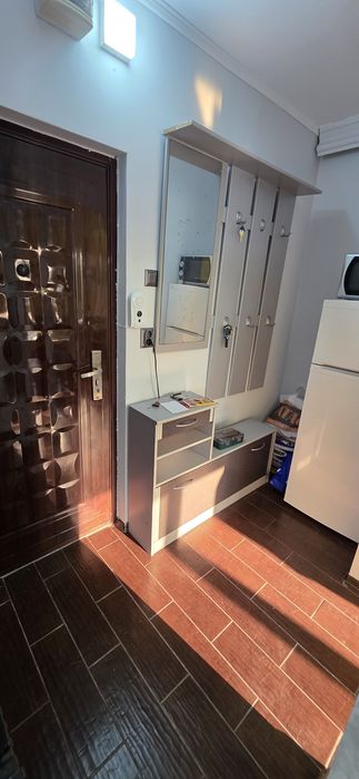 Proprietar Ofer spre închiriere apartament cu o cameră