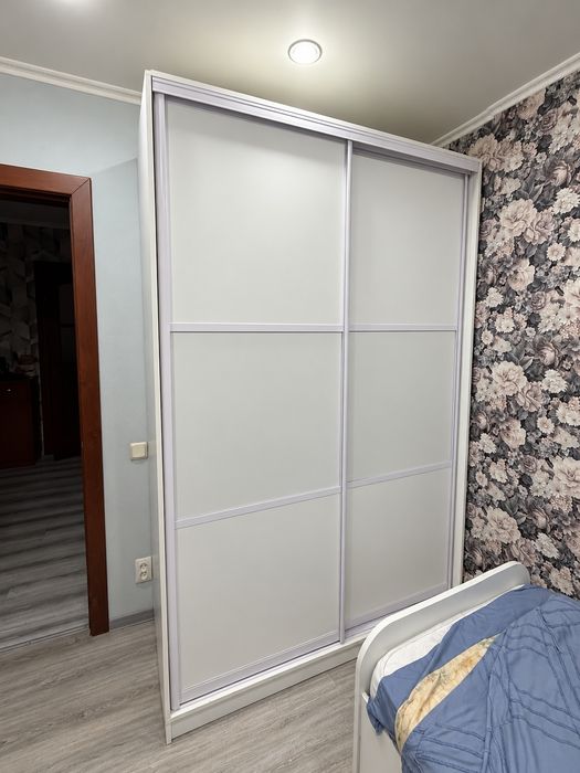 Продам шкаф купе и кровать