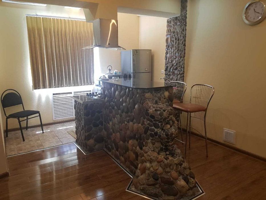 Сдается в аренду 2-комнатная квартира  На М. Ойбек .