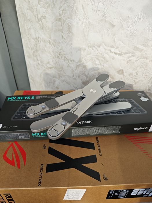 Продаю ноутбук ASUS ROG Strix G814J