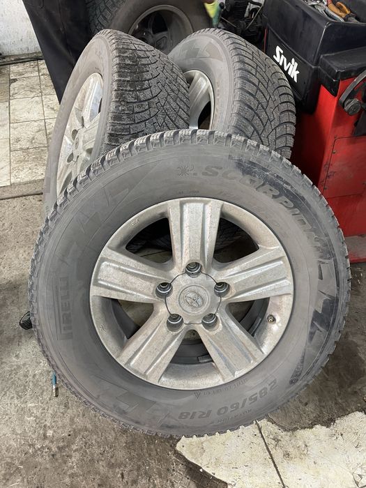 Продается комплект зимних шин Pirelli Scorpion Ice Zero 2