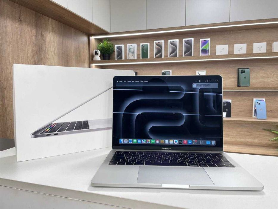 MacBook Pro 13' 2019 / 8 GB / SSD 128GB