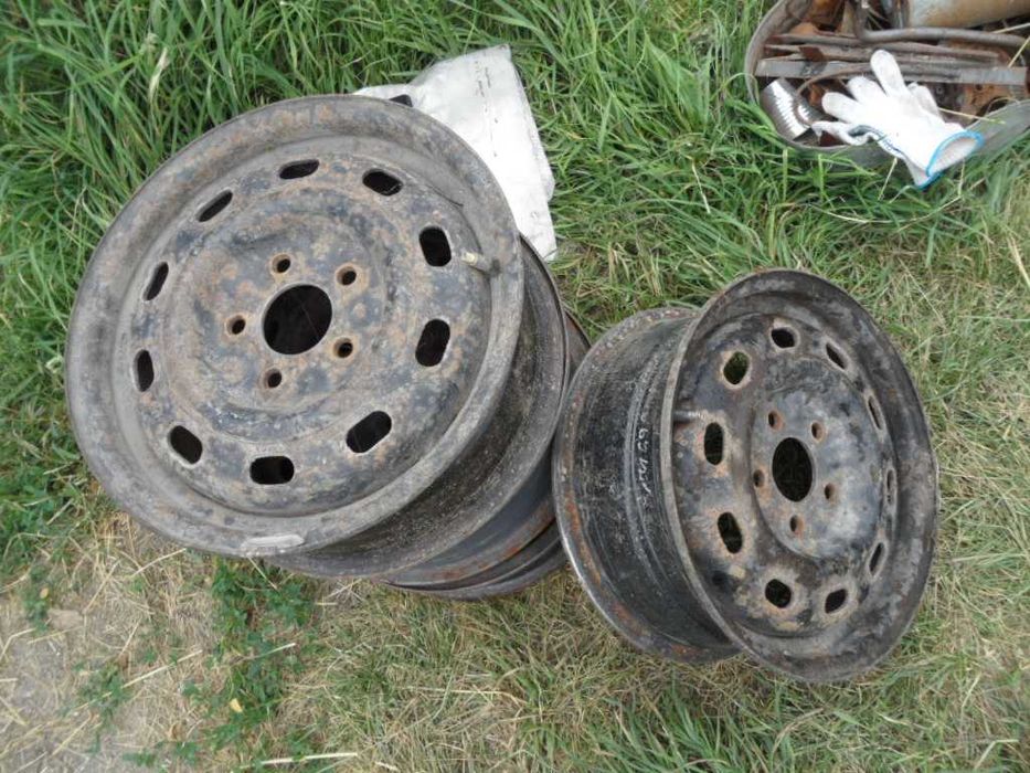 продам шины на авто  R15