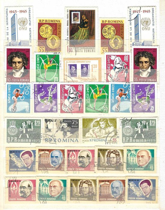 Super clasor plin cu timbre 4 file = 8 pagini