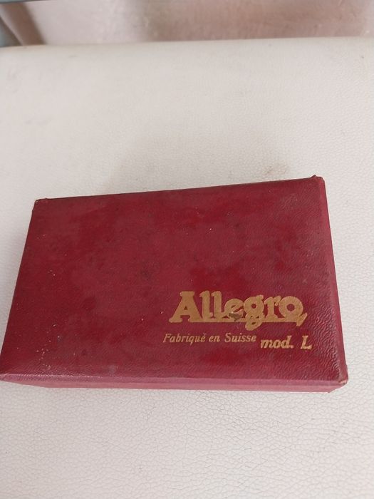 Vand aparat vechi pentru ascutit lame