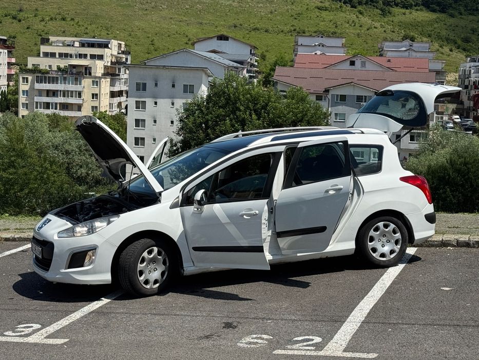 Peugeot 308 SW - 2011