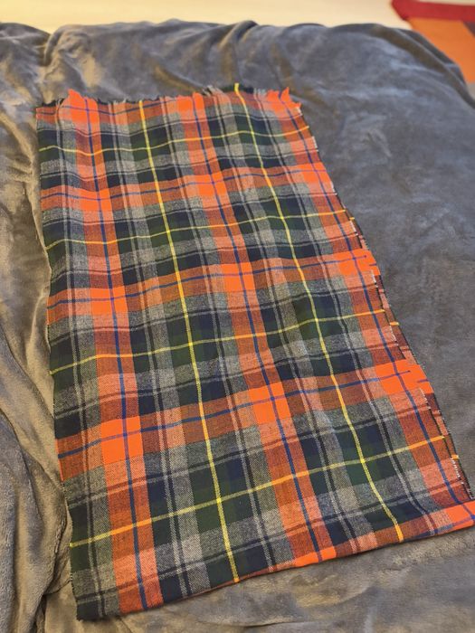 fular Gap carouri verde rosu bleumarin in stare foarte buna