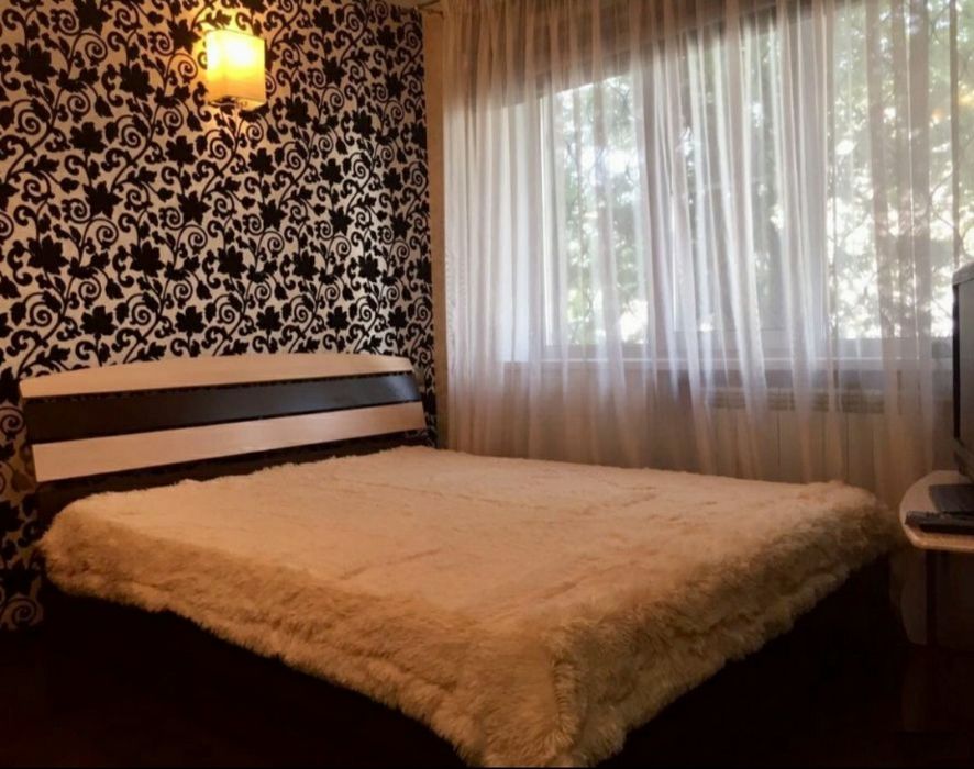 3000 тенге два часа. Посуточно сдается 1-комнатная