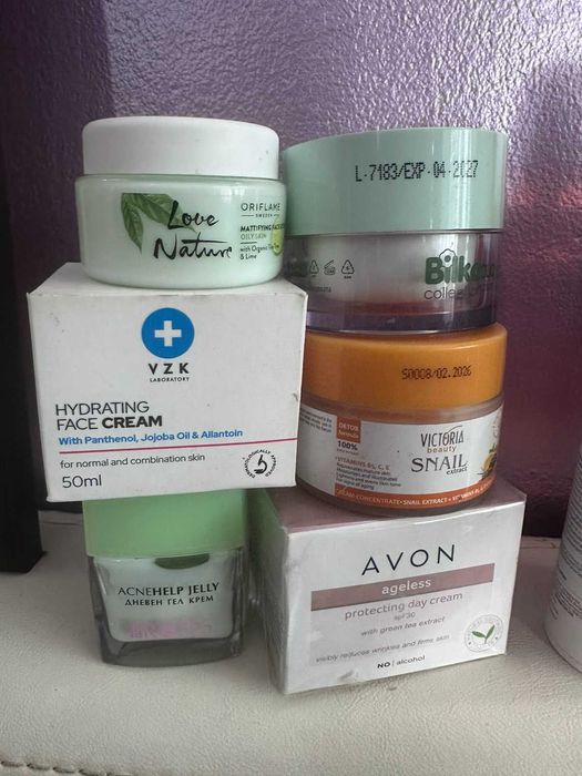 Нова козметика на различни марки