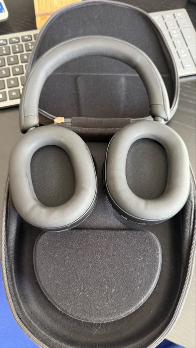 Casti Sony XM5 - noise cancelling